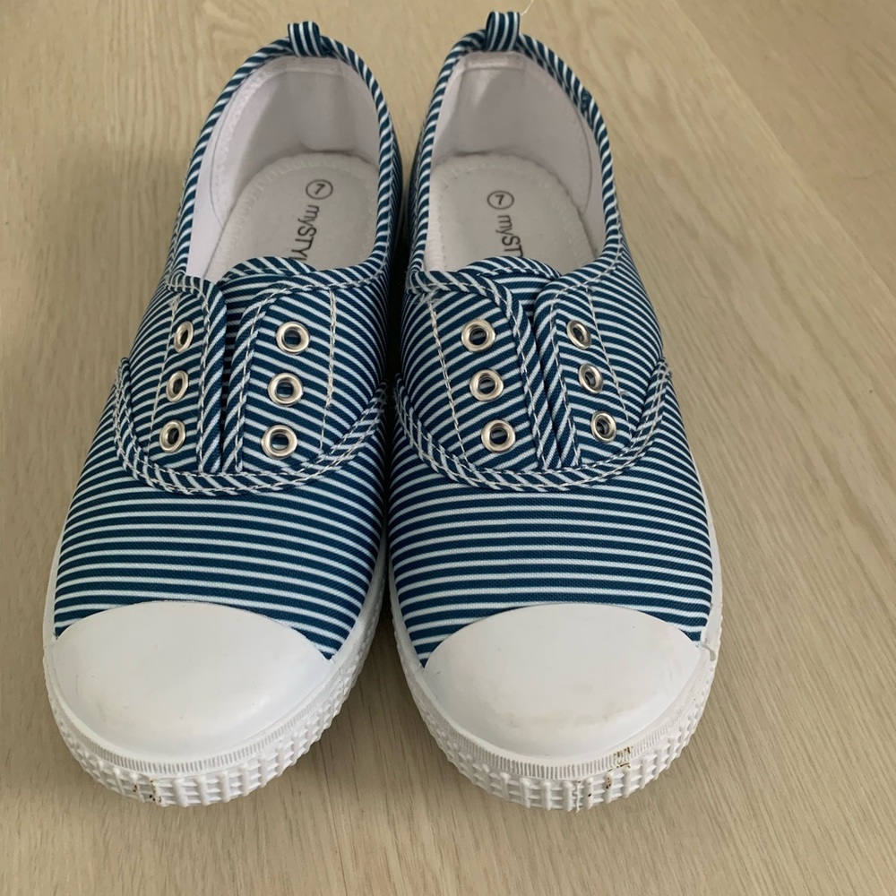 NWOT shoes 7